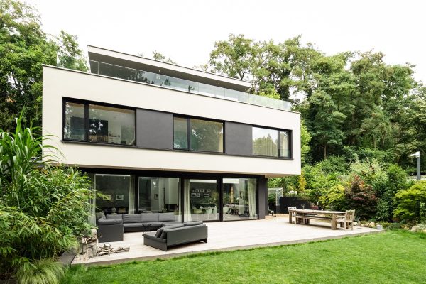 Baukonzept Potsdam Bildergalerie Bauhausvilla mit Glasgeländer