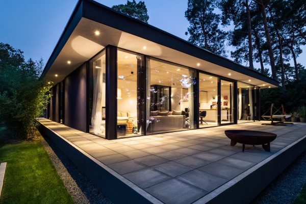 Villa Bauhausstil große Glasfront