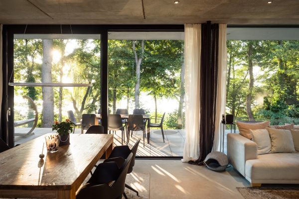 große Glasflächen Wohnbereich